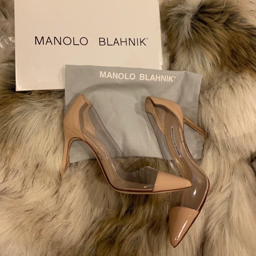 NWT - Manolo Blahnik Sexy Nude Heels